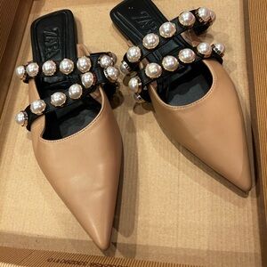 Mismatched sizes, Zara Black and Tan Mules with Pearl Accents Sz 36/40 PLS READ